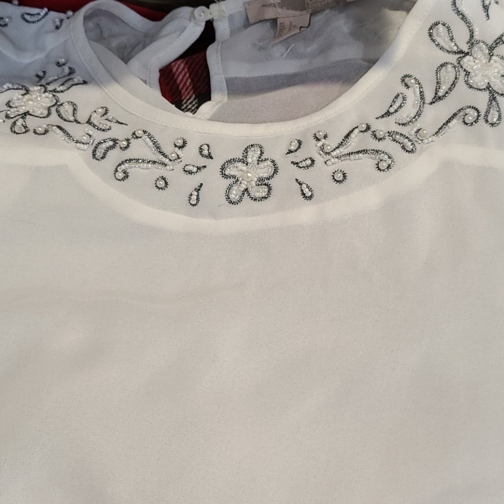 Large Juniors NWOT Forever 21 short sleeved 👚